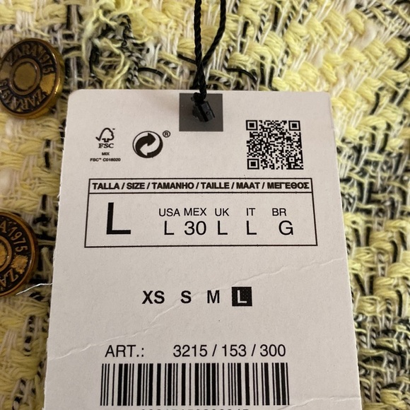 NWT. Zara Yellow Textured Frayed Crop Strappy Top with Buttons. Size L. - Picture 7 of 10